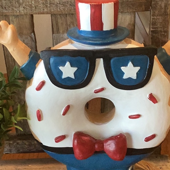 Patriotic Donut Figurine with Sunglasses - Picture 2 of 4